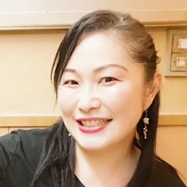 森田ティナ 先生の顔写真